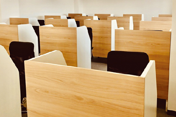 パーソナルデスク